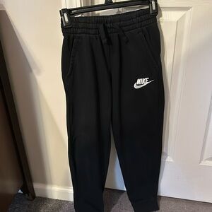 Nike fleece joggers Boys Medium